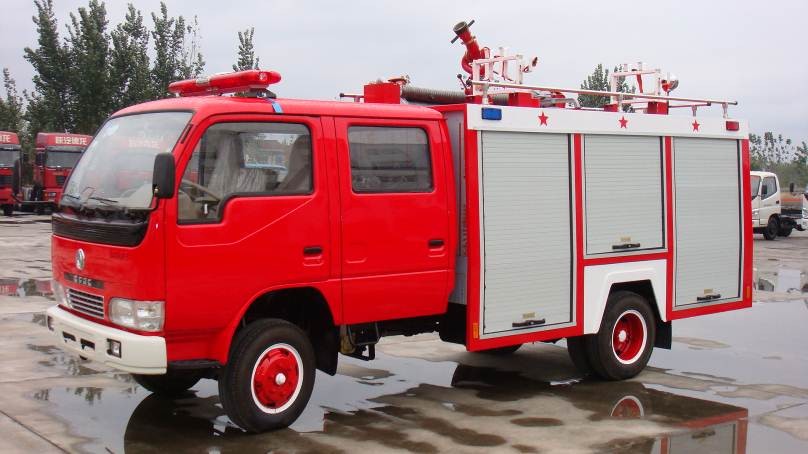 東風(fēng)小霸王消防車(chē)